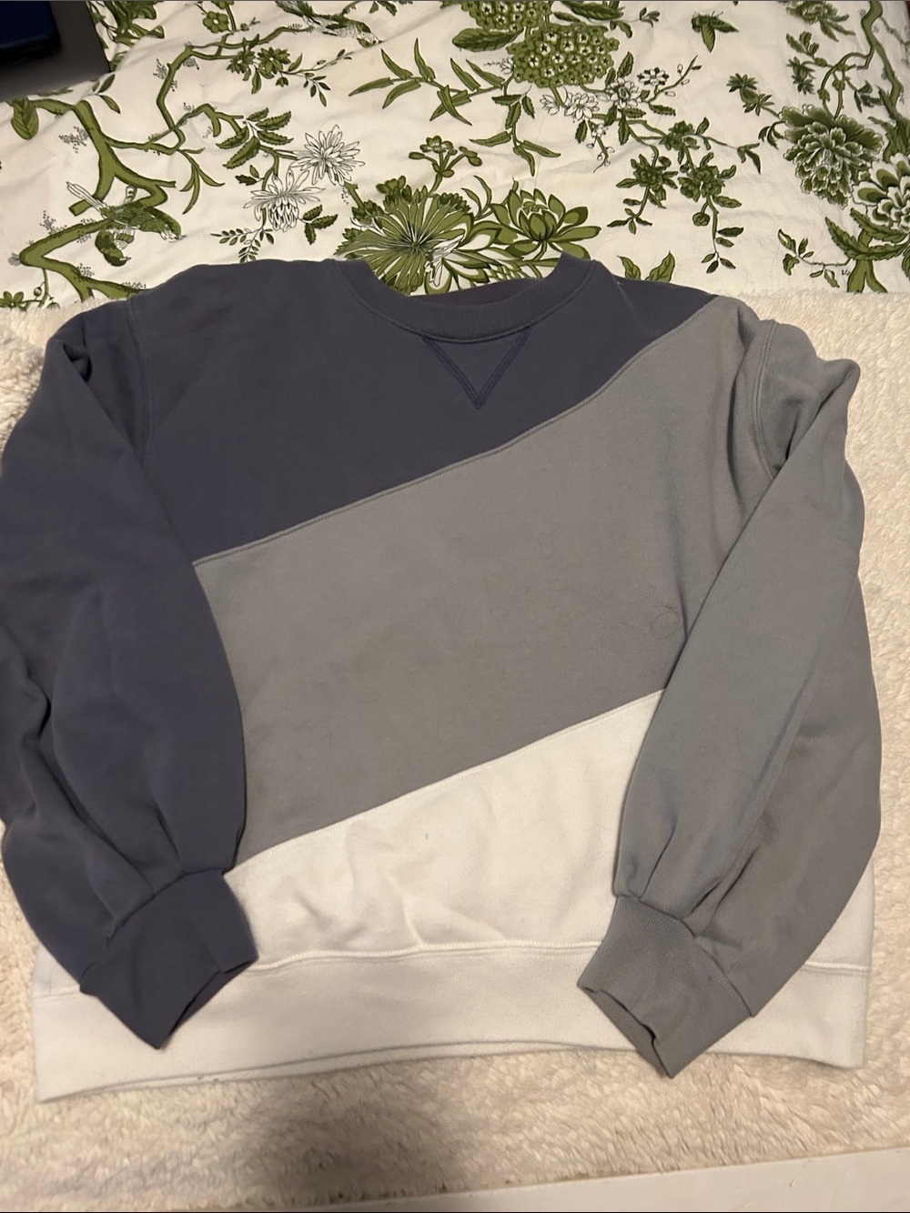 Women’s Abercrombie & fitch Colorblock Crewneck Sweatshirt Navy, Gray & White M